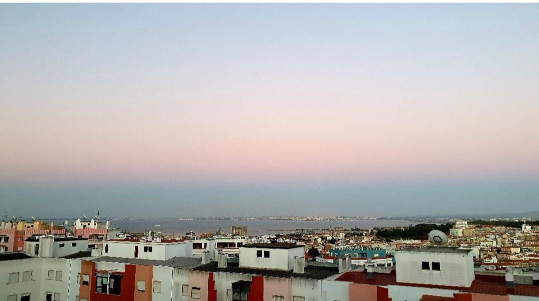 River View & Close To The Beach - Quarto Em Almada Esterno foto